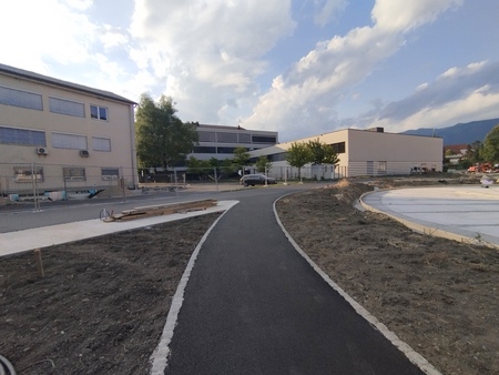 Izgradnja športnih površin med šolama (1)